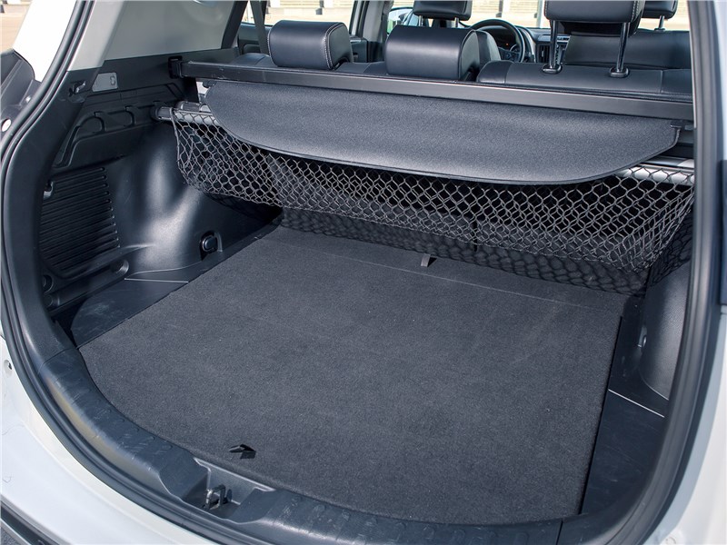 Toyota RAV4 2016 багажное отделение