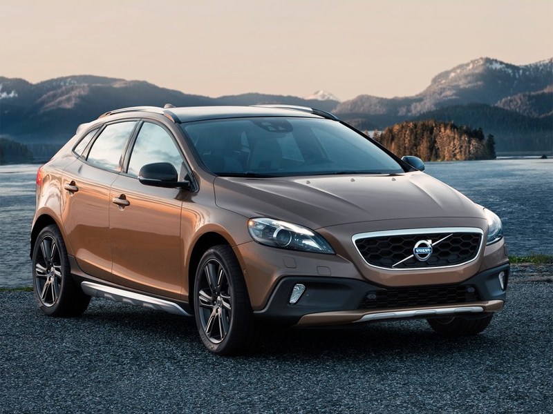 Volvo представил россиянам компактный кроссовер V40 Cross Country