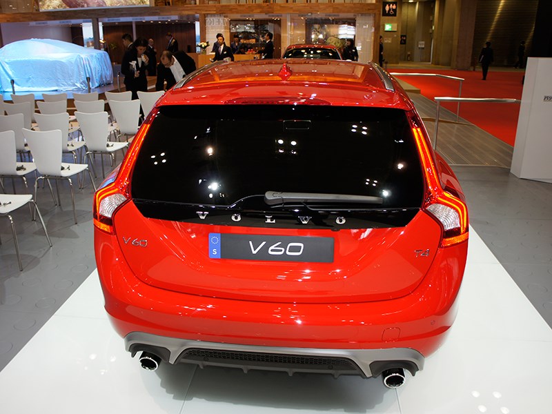 Volvo V60 2013 вид сзади