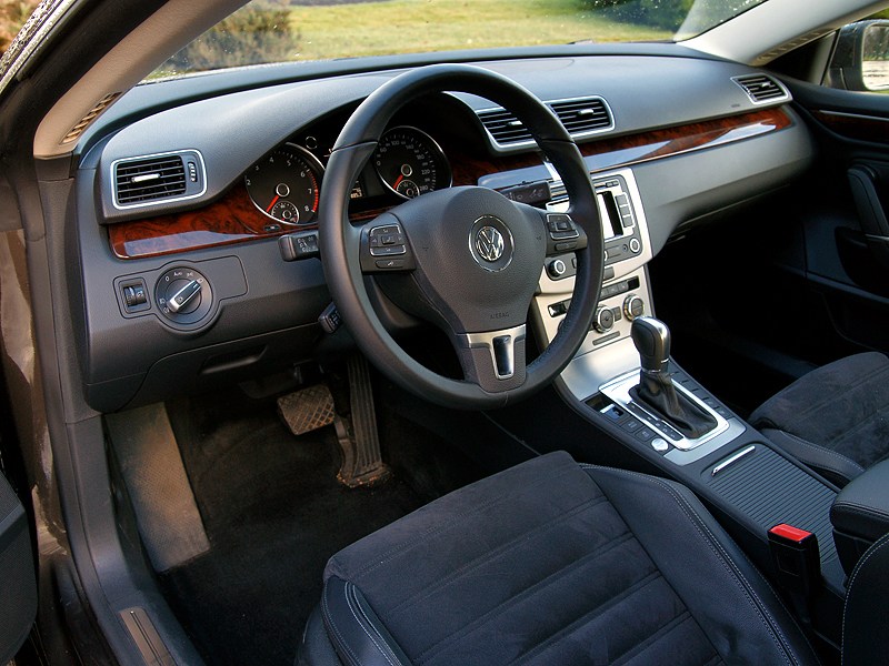 Volkswagen Passat CC 2013 водительское место