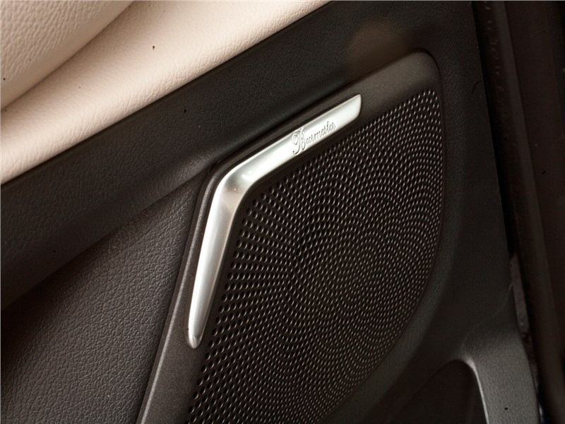 Mercedes-Benz V-Klasse 2014 акустическая система Burmester 