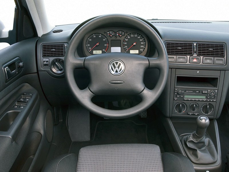 Коврики в салон резиновые Volkswagen Golf 4 (Avto Gumm)