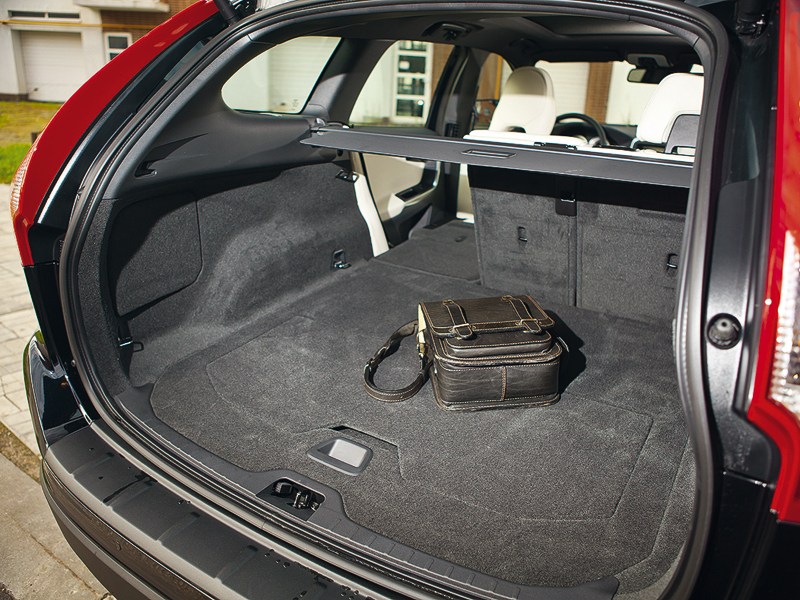 Volvo XC60 2012 багажное отделение