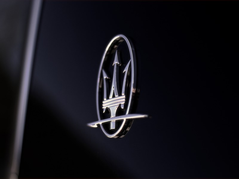 Объем продаж Maserati в России сократился почти наполовину