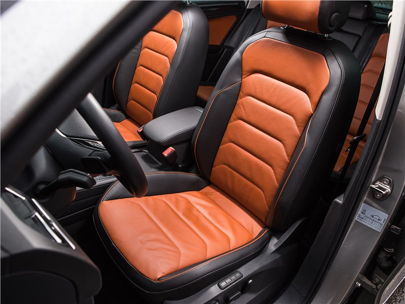 Volkswagen Tiguan 2017 передние кресла