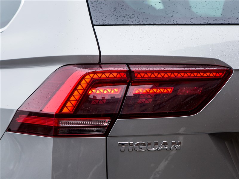 Volkswagen Tiguan 2017 задний фонарь