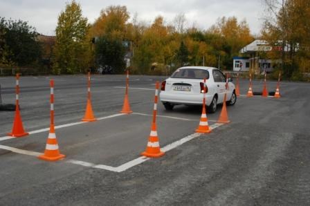 ГИБДД опубликует "белый" список московских автошкол, соответствующих новым стандартам