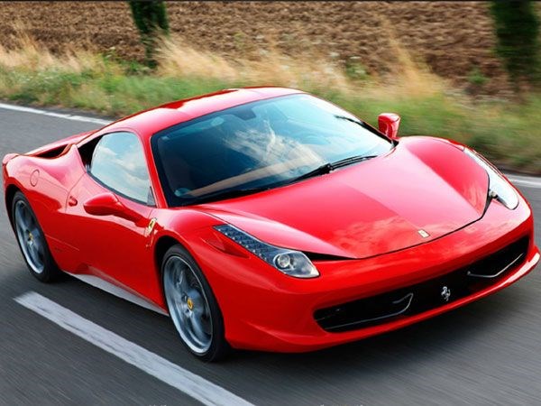 Ferrari представит обновленную версию суперкара Italia M458 весной будущего года