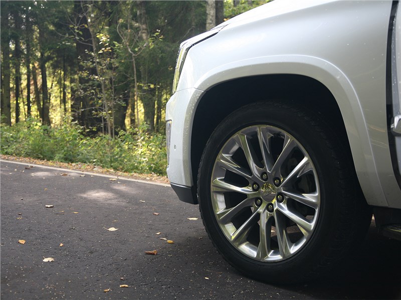 Cadillac Escalade 2015 переднее колесо