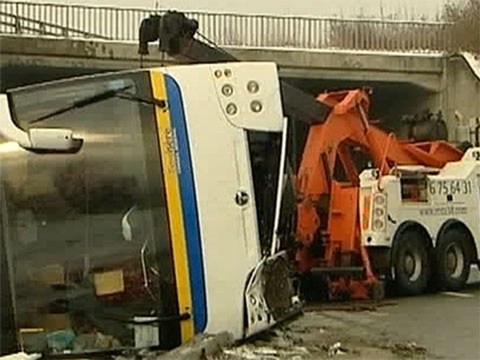 Россиян, пострадавших в ДТП во Франции, отправят в Россию чартерными рейсами