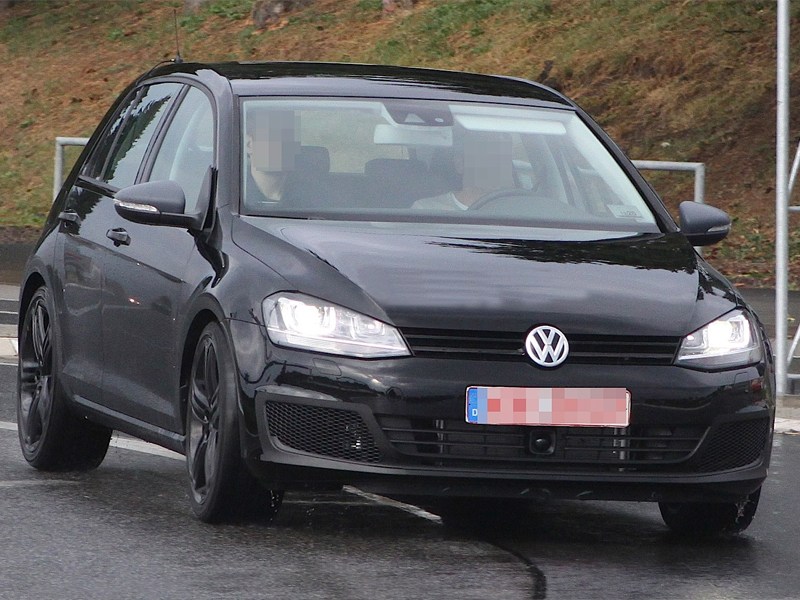 Volkswagen разрабатывает «заряженный» Golf R VII