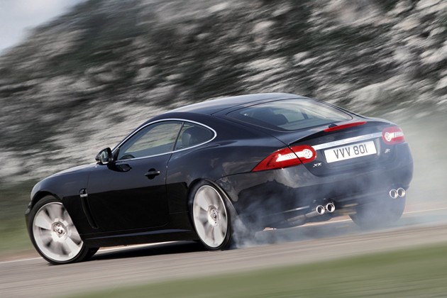 Jaguar покажет в сентябре «заряженную» версию седана ХЕ