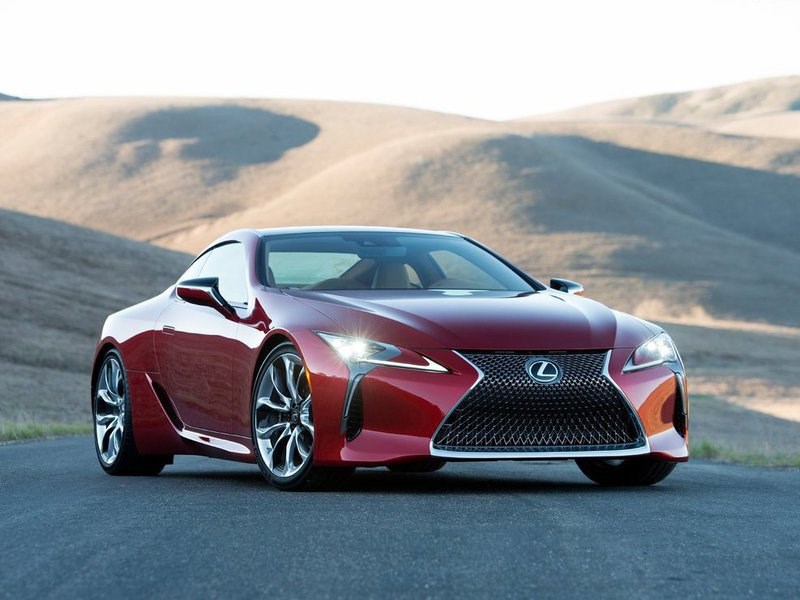 Lexus привезет в Россию свое флагманское купе