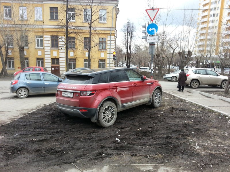 Инспектора Московского паркинга будут искать машины, стоящие под запрещающими знаками