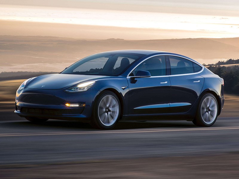 Tesla сняла Model 3 с конкурса «Североамериканский автомобиль года»