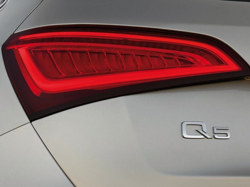 Audi показала первый тизер нового поколения Q5