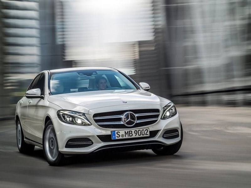 Mercedes-Benz вывел на дорожные тесты обновленный C-Class