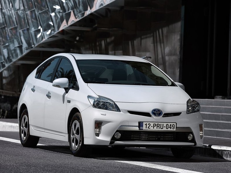 Toyota Prius получит полный привод