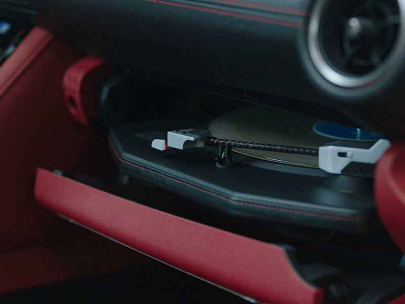 В Lexus построили автомобиль для аудиофилов