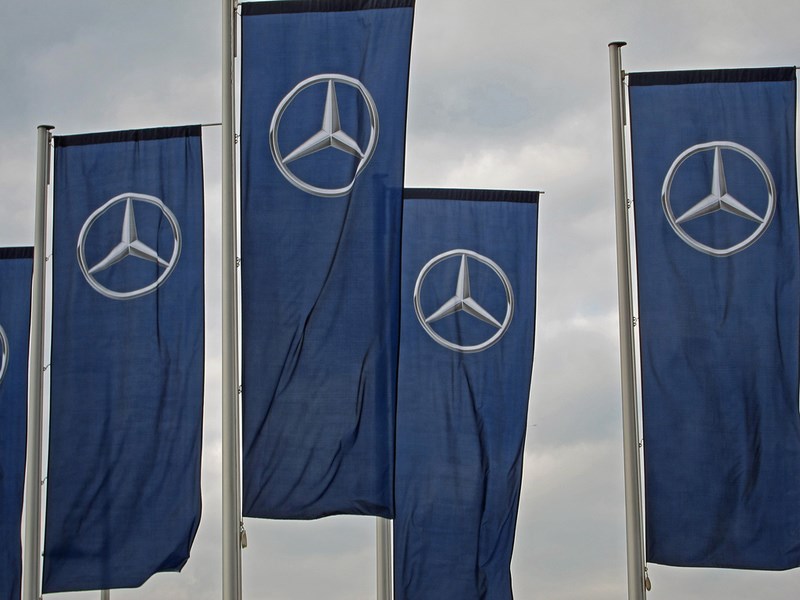 Mercedes-Benz в июле еще сильнее разорвал дистанцию со своими немецкими конкурентами