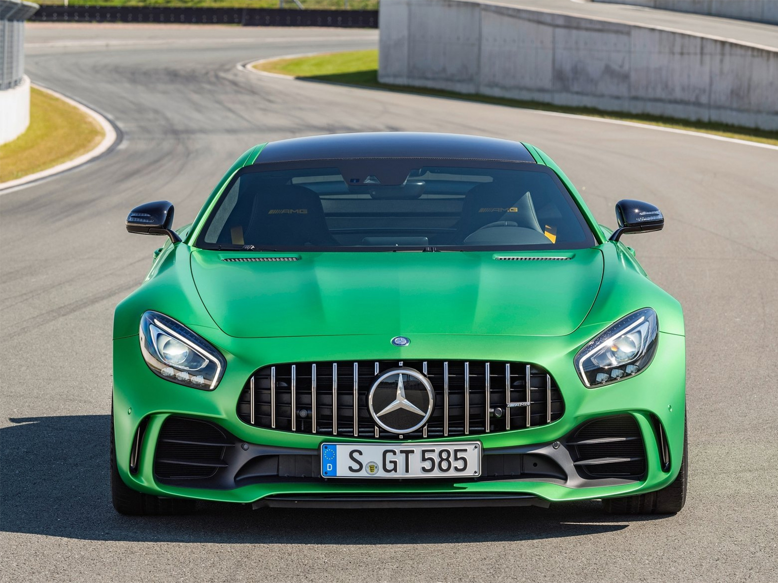 Mercedes Benz AMG gt r190