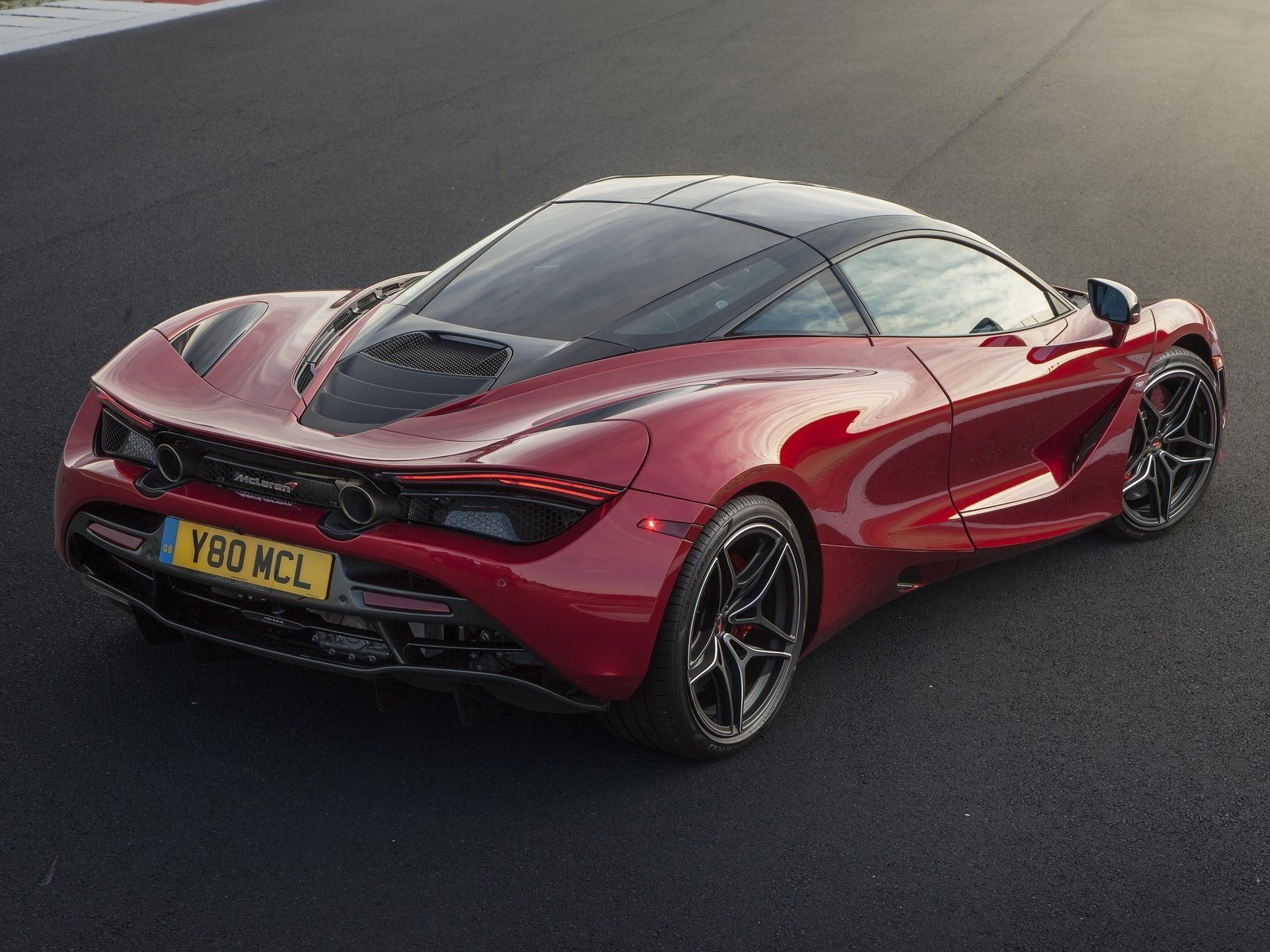 MCLAREN 720s розовая