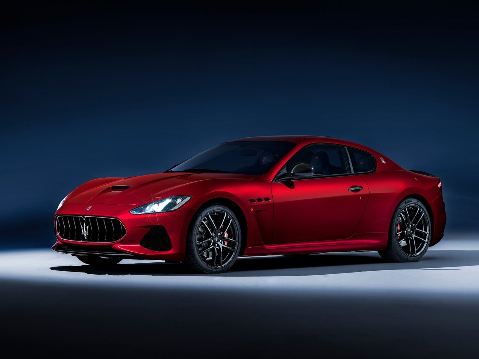 Maserati Gran Turismo s красный