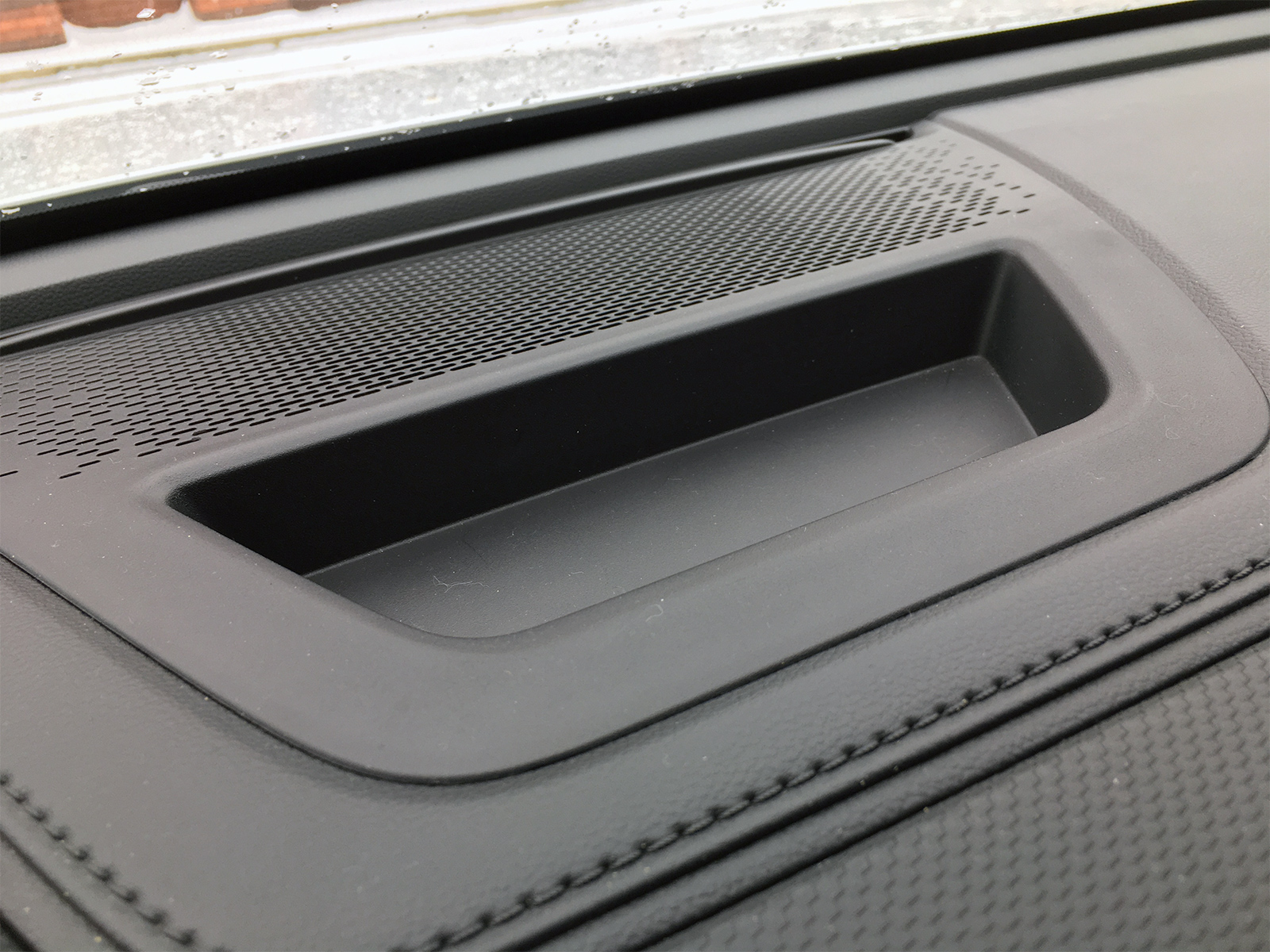 Фото Haval Dargo - У городского Dargo в этом месте передней панели ...