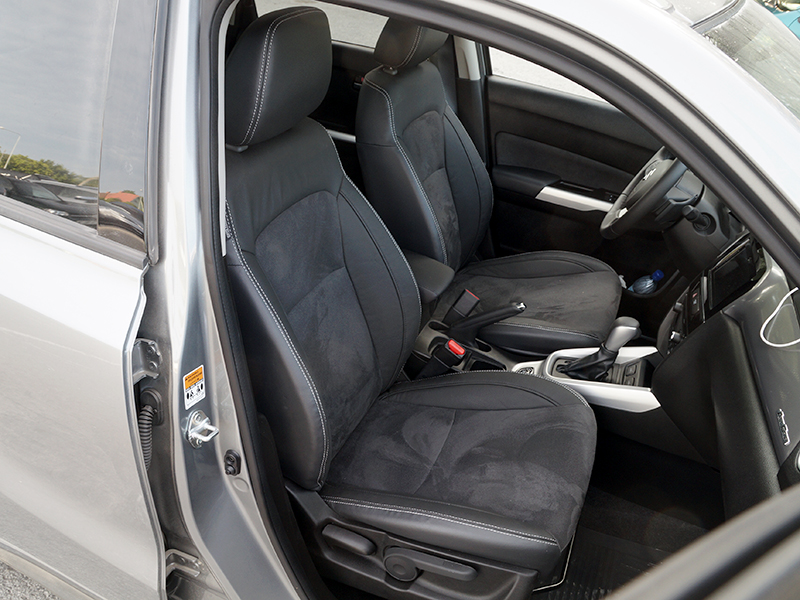 Фото Suzuki Vitara (2015 - 2018) поколение I - Переднее пассажирское ...
