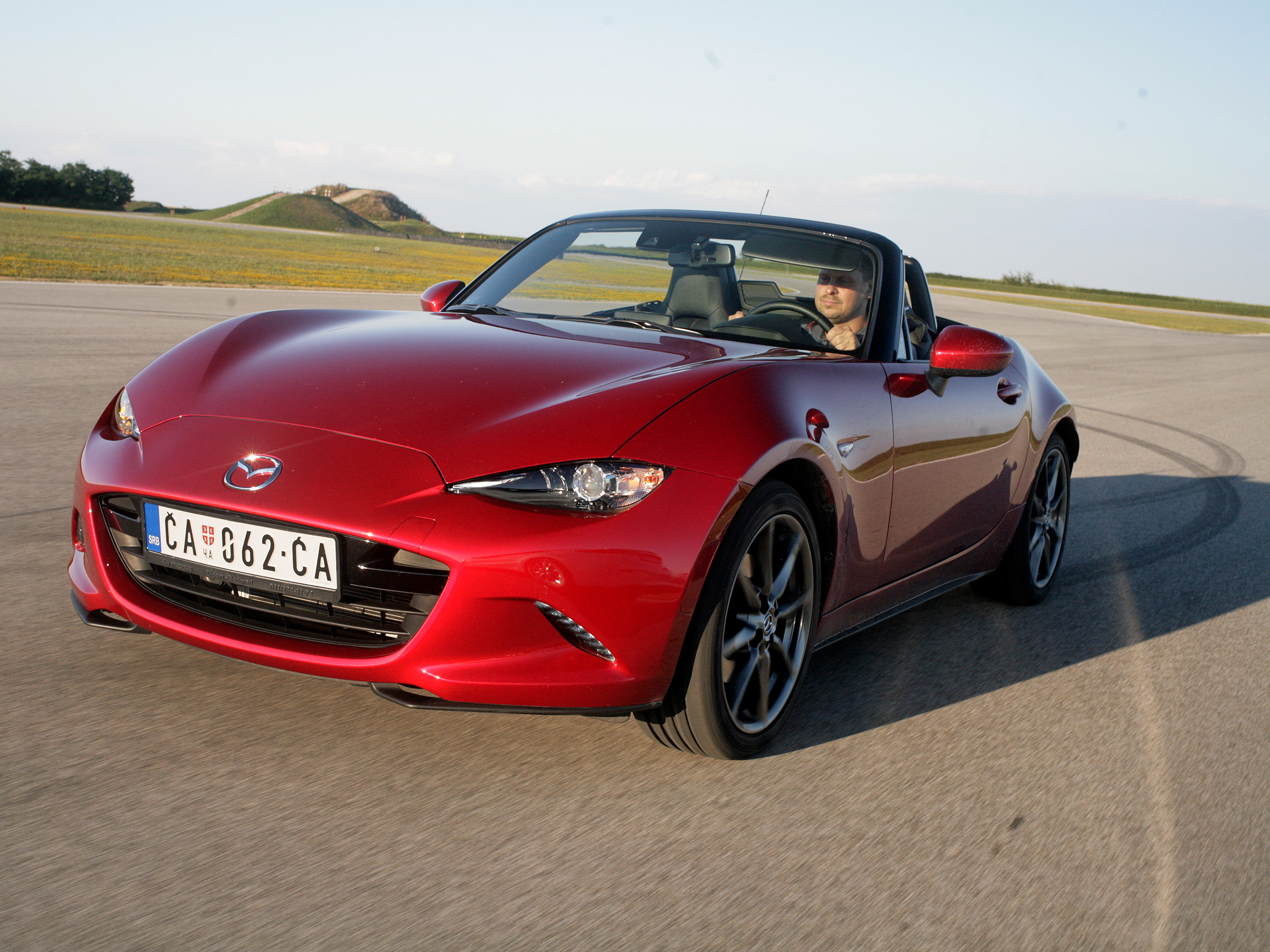 Mazda mx5 2017 года