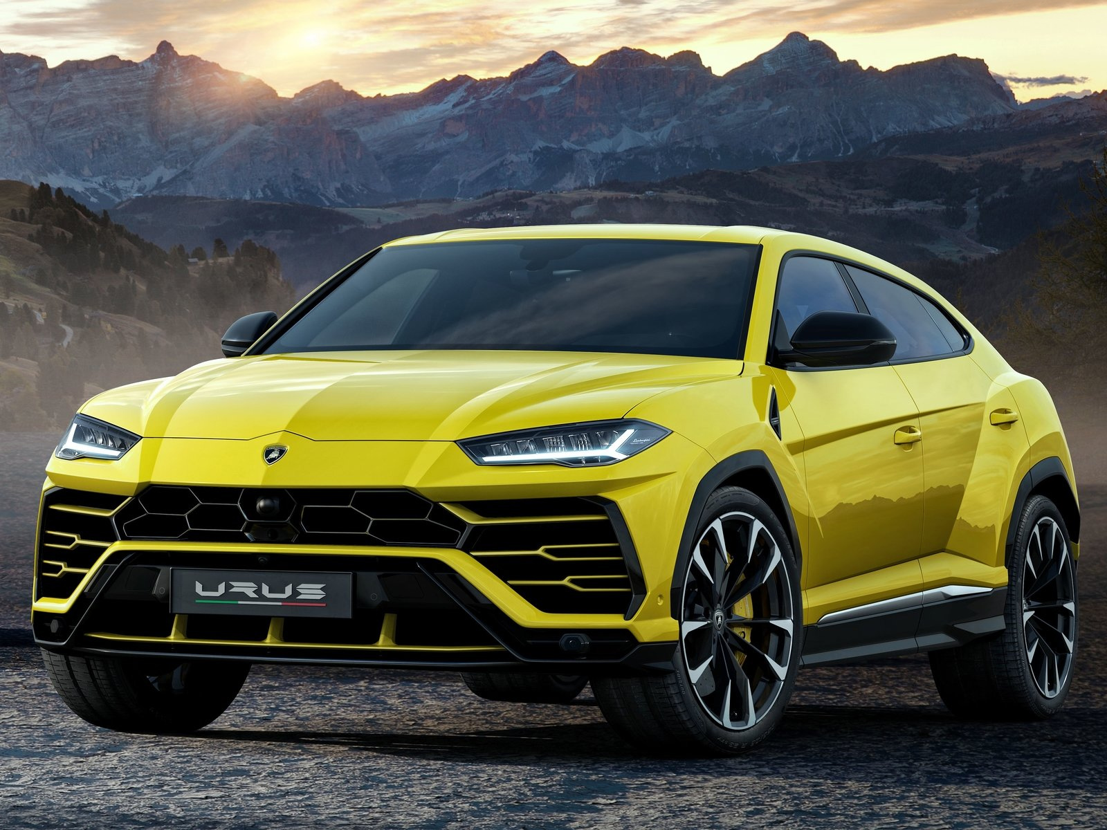 Lamborghini urus картинки