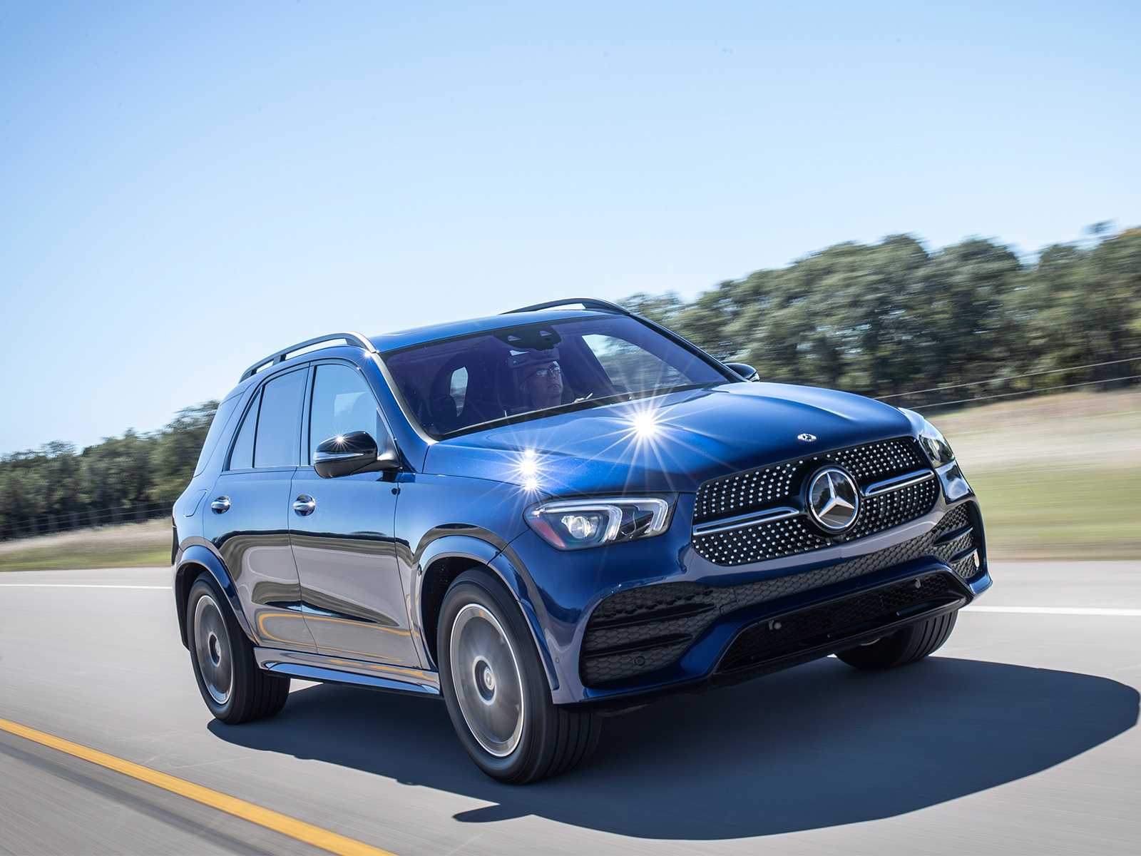 Мерседес внедорожник 2020 GLE Benz белый