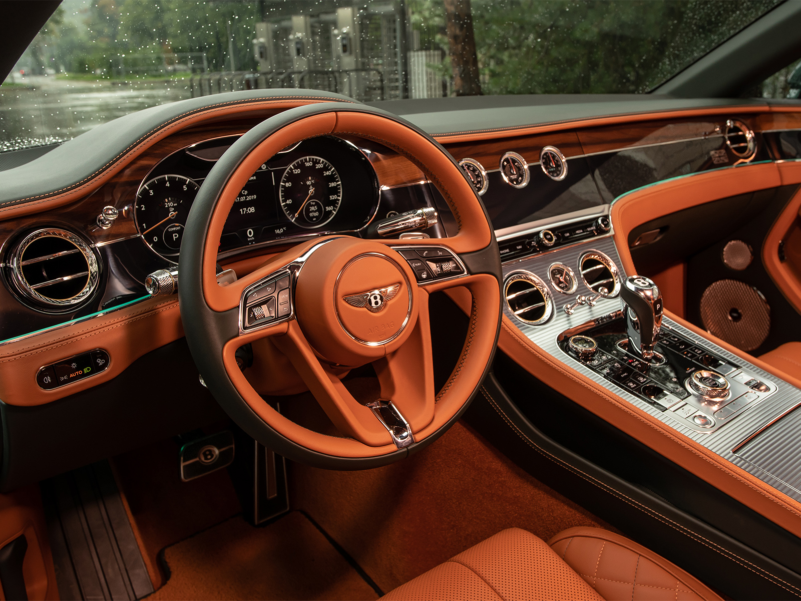 Bentley Continental gt 2021 салон