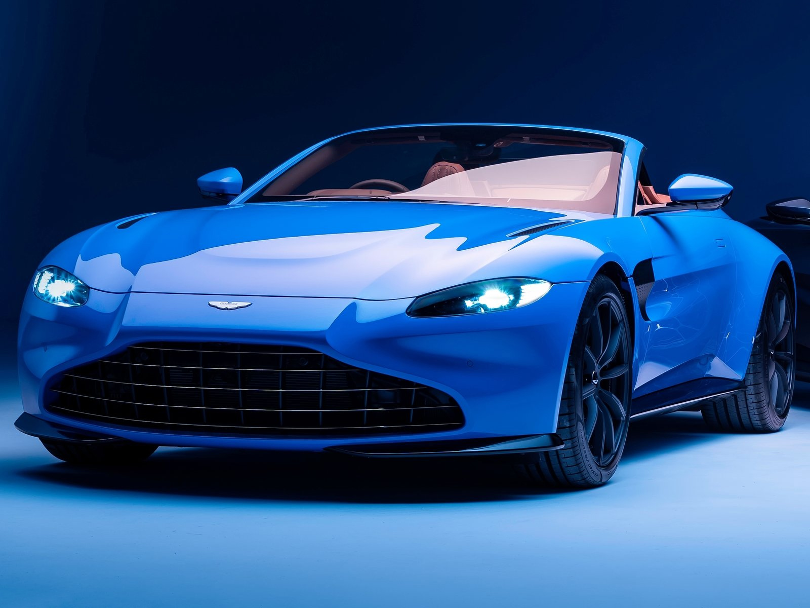 Aston Martin 2021