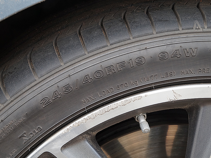 Фото Infiniti Q50 (2013 - 2016) поколение I - Шины Runflat не боятся ...