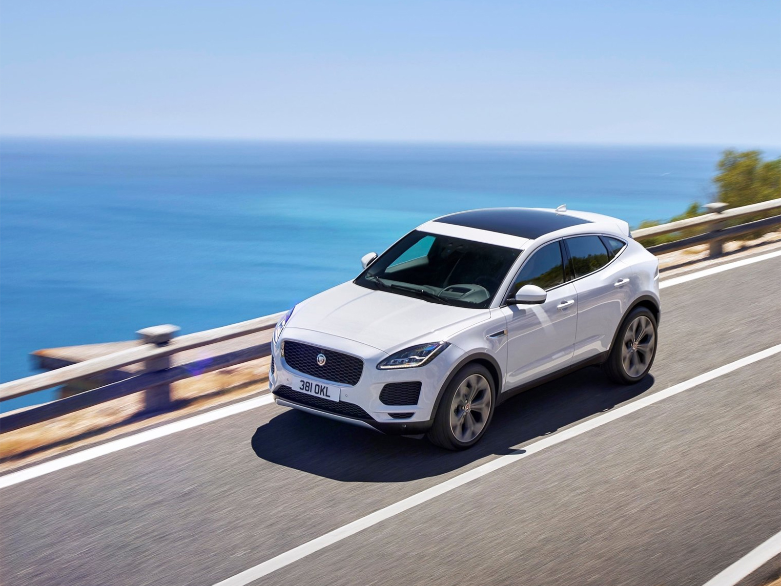 Ягуар e Pace