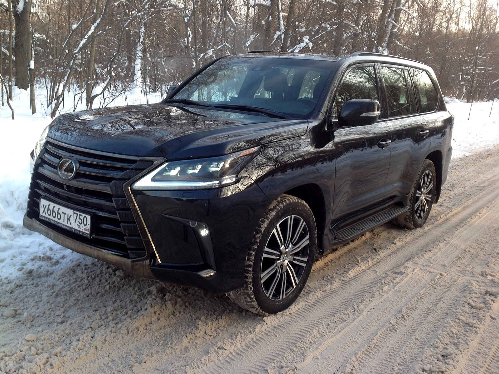 Lexus LX 570 Night