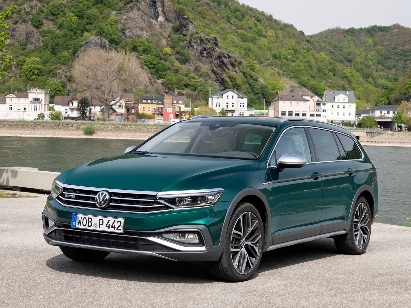 Фольксваген Alltrack 2021