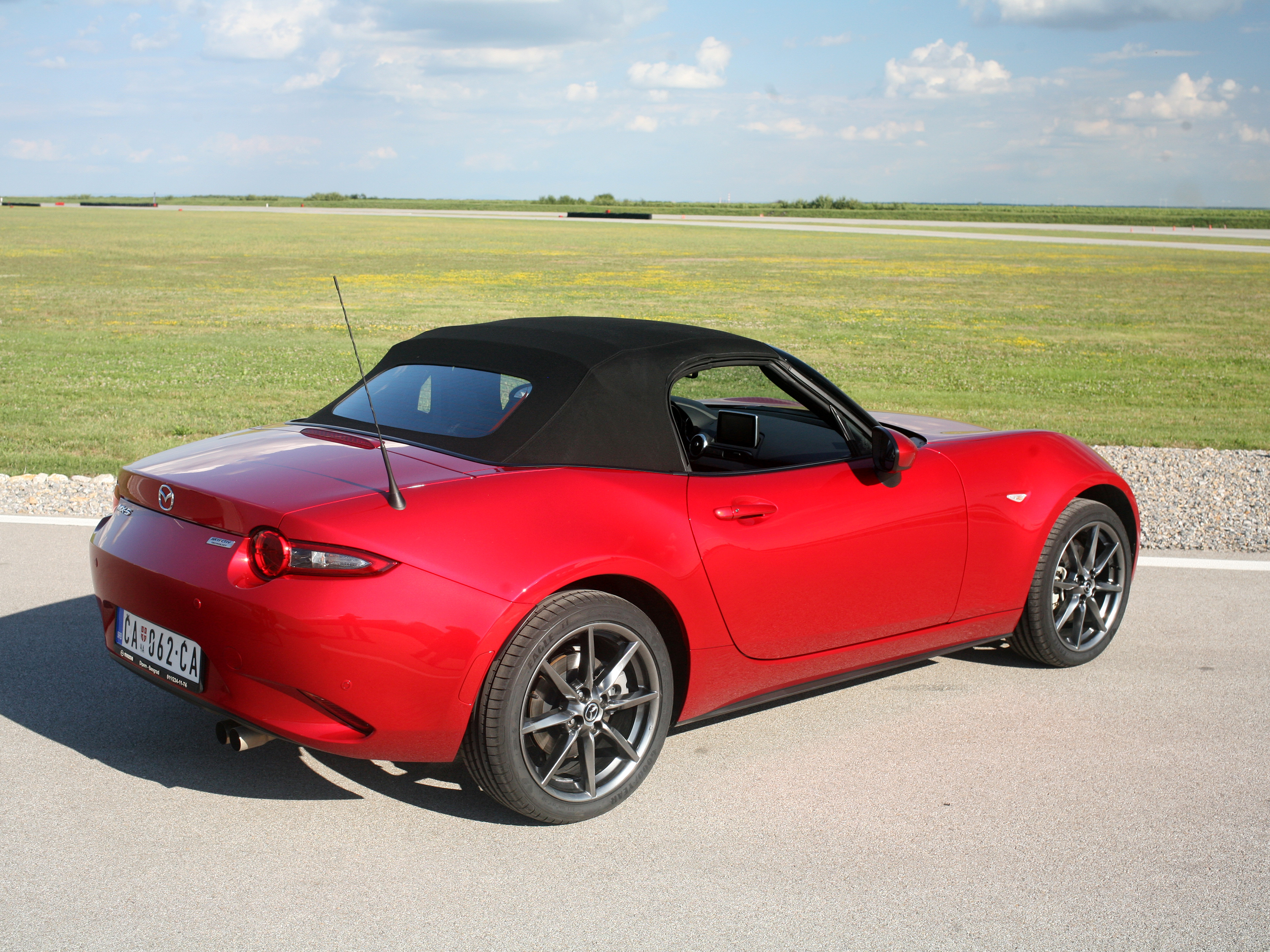 Mazda mx5 2017 года