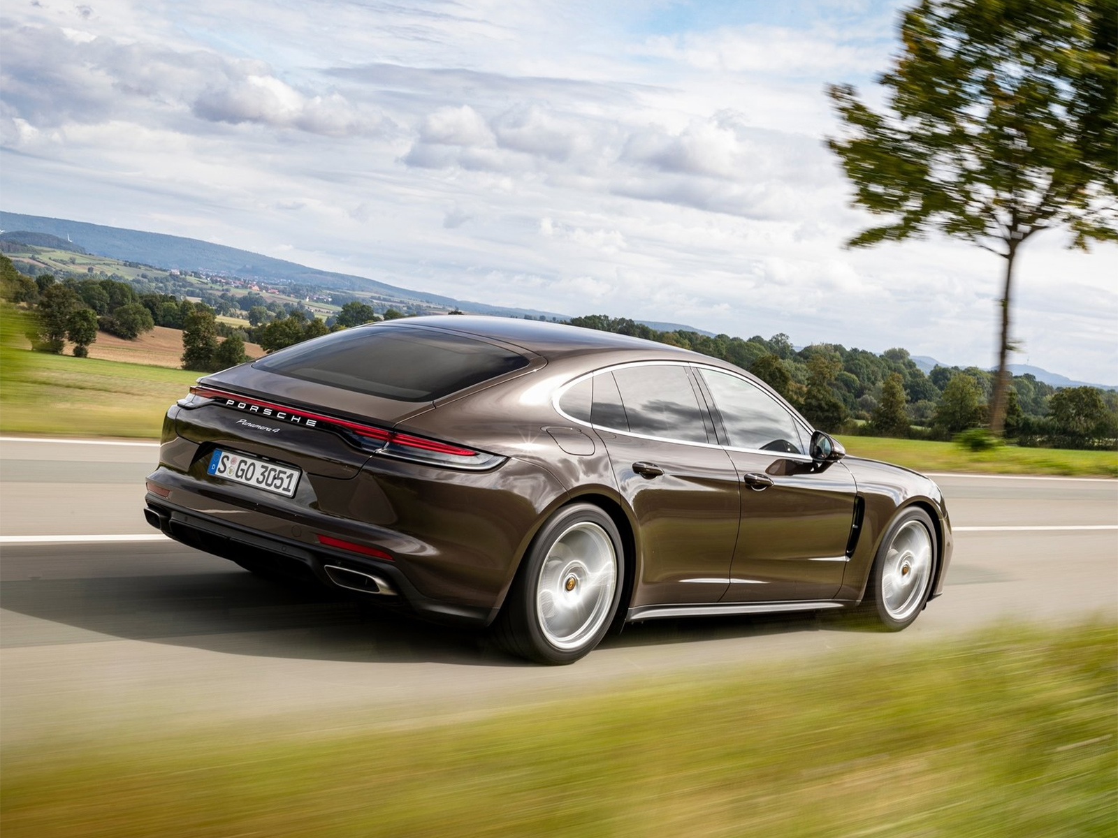 Porsche Panamera коричневый цвет