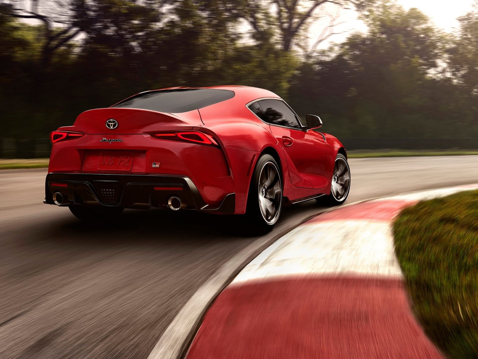 Toyota Supra 2020 сзади