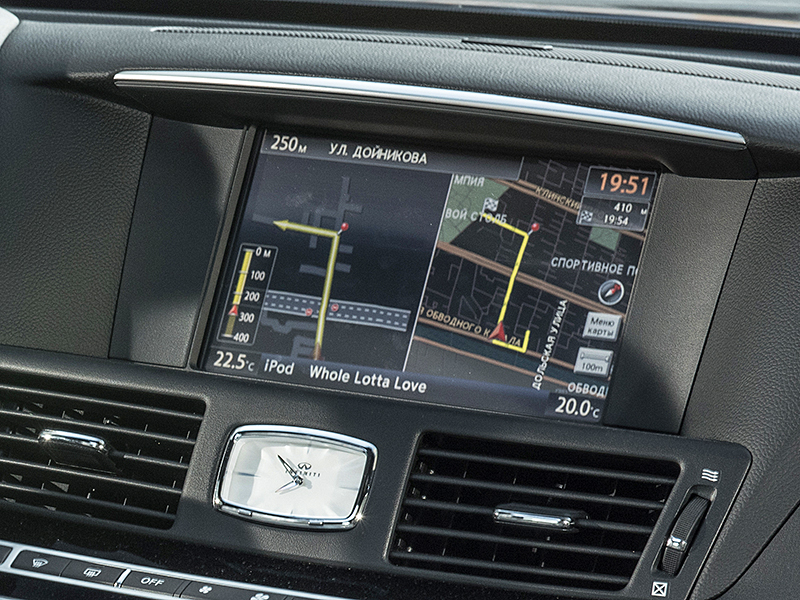 Фото Infiniti Q70 - Infiniti Q70 2015 монитор
