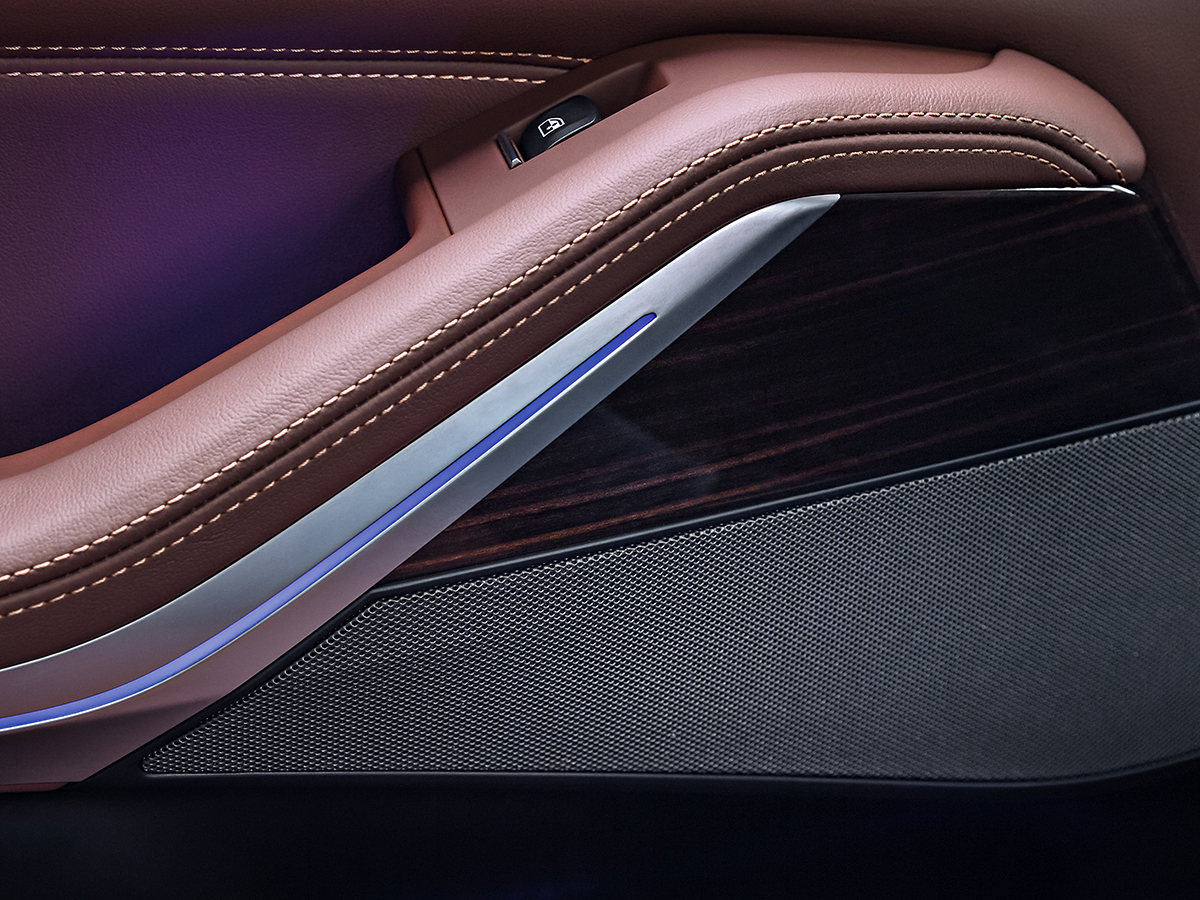 Фото BMW X5 - Фоновая подсветка из встроенных в обивку интерьера ...